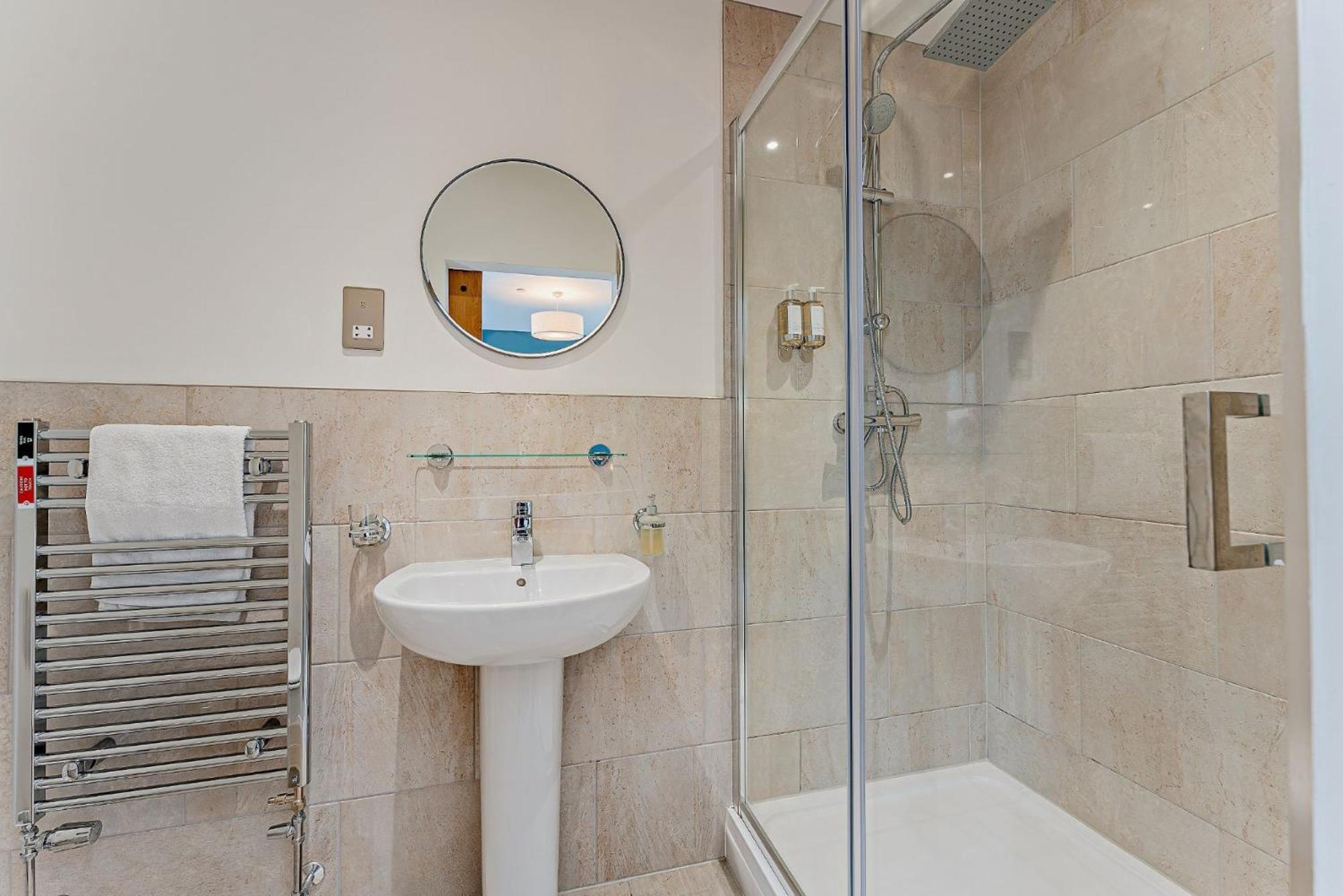 2 Bed Ground Floor Apartment - 11 Plas Pistyll Exteriör bild